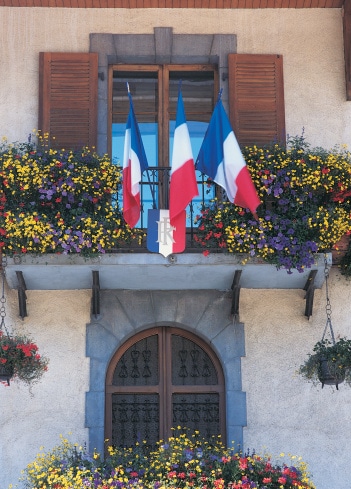 Drapeau français : existe-t-il une obligation légale ?