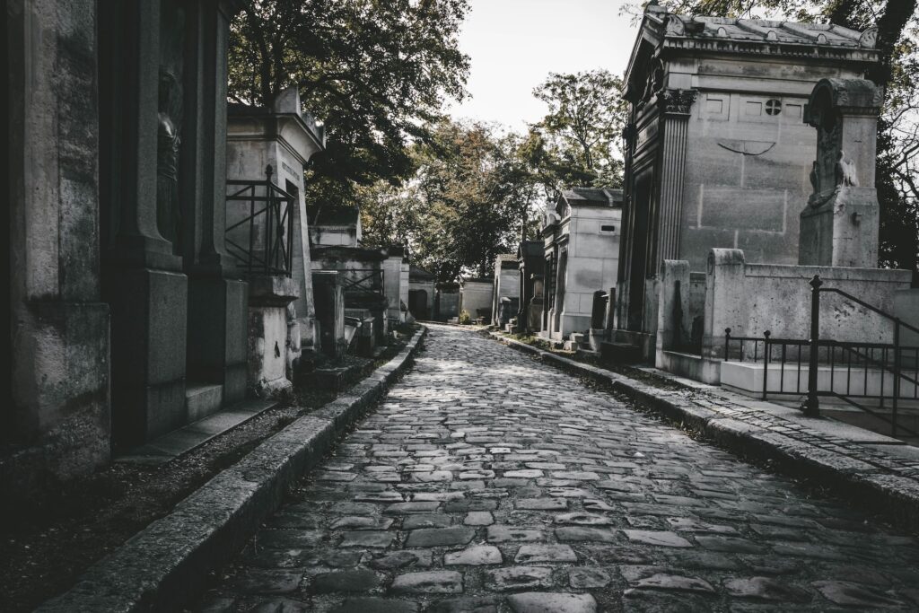 Législation funéraire : le columbarium est-il obligatoire au sein d&rsquo;un cimetière communal ?
